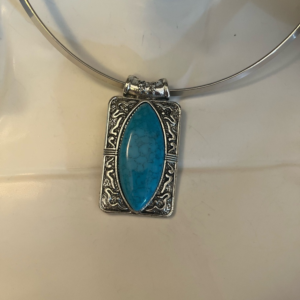 Silver tone and Blue Pendant Necklace